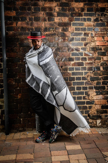 Isibusiso Sabaphansi by Viva Sage Thabete Black / White (My Africa)
